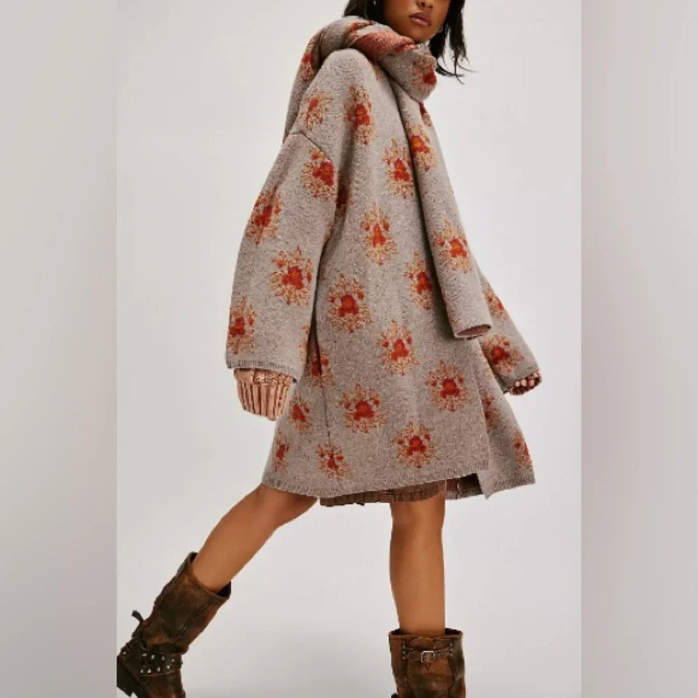 FREE PEOPLE Sacred Heart Bali Ayla Scarf Oversized Cozy Printed Hooded Cardigan - Picture 8 of 9